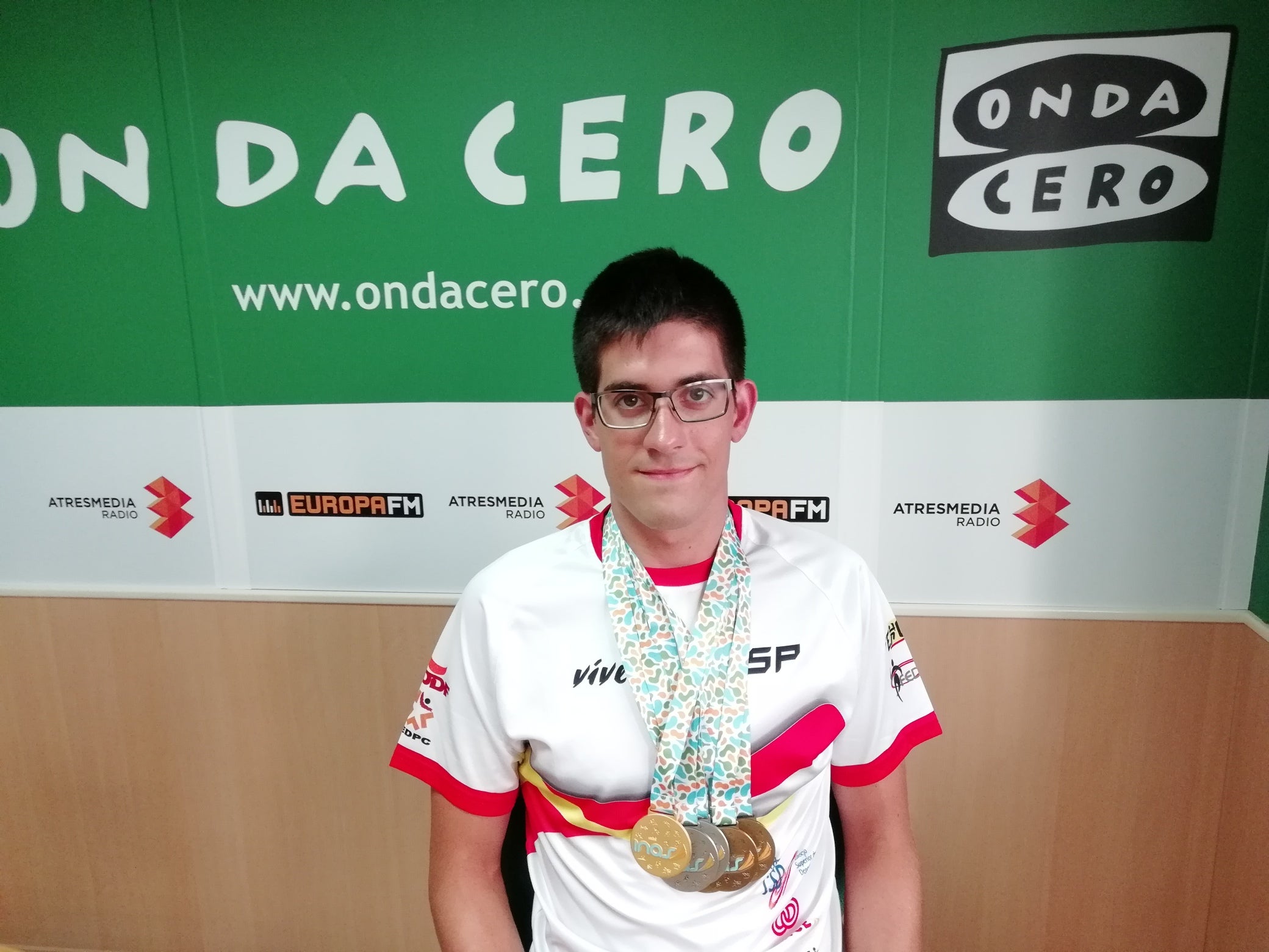 El nadador ilicitano Luis Paredes regresa triunfante de París con seis medallas incluido el oro en 200 metros mariposa El nadador ilicitano Luis Paredes regresa triunfante de París con seis medallas incluido el oro en 200 metros mariposa