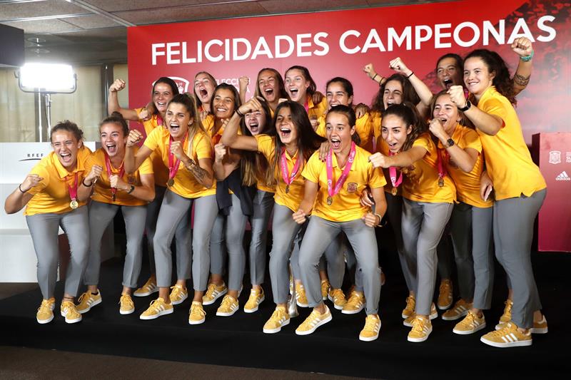 La RFEF homenajea a las campeonas de Europa sub19 La RFEF homenajea a las campeonas de Europa sub19