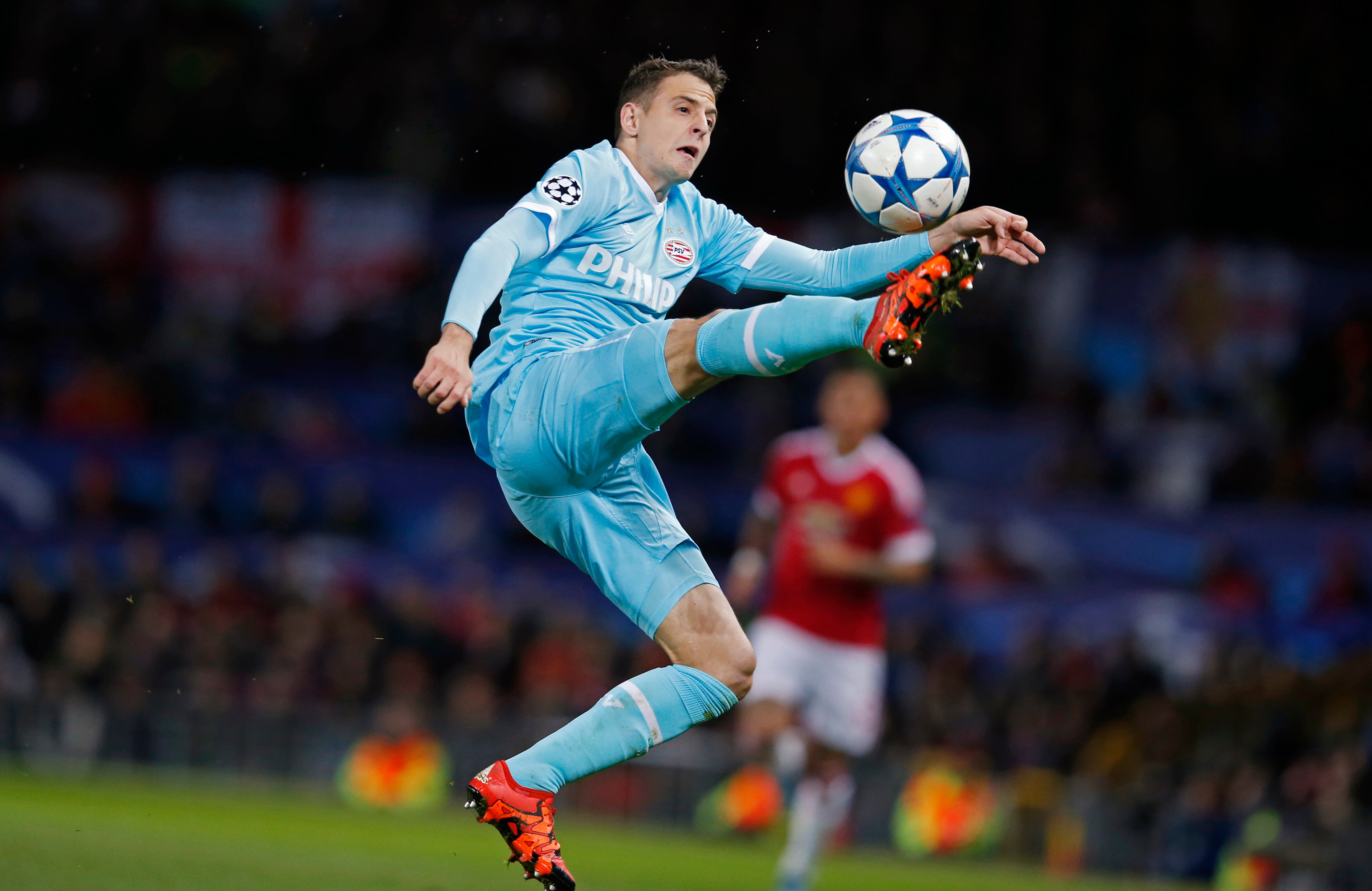 El Atlético de Madrid ficha al lateral Santiago Arias y cede a Vrsaljko al Inter El Atlético de Madrid ficha al lateral Santiago Arias y cede a Vrsaljko al Inter