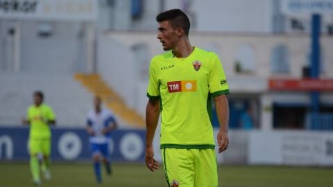 Claudio Medina en su debut como jugador del Elche CF ante el CD Alcoyano