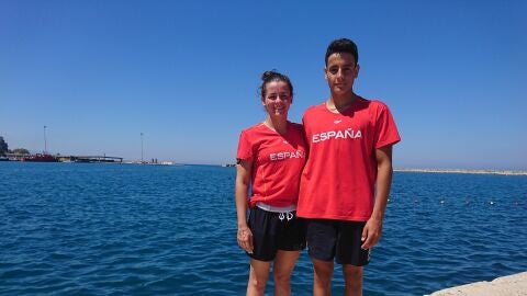 Claudia Berenguer y Alejandro Mart&iacute;nez en el puerto de Petras (Grecia) en la 'Mediterranean Cup'
