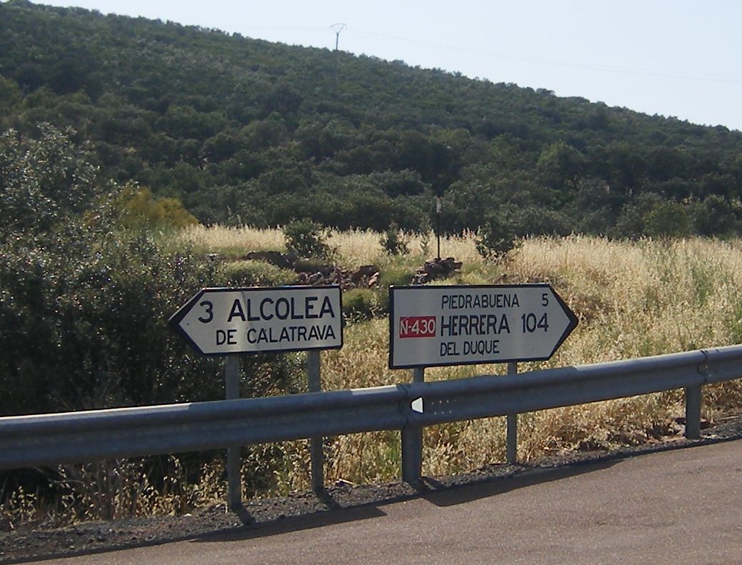 Los alcaldes de la N-430 no tirarán la toalla. Los alcaldes de la N-430 no tirarán la toalla.