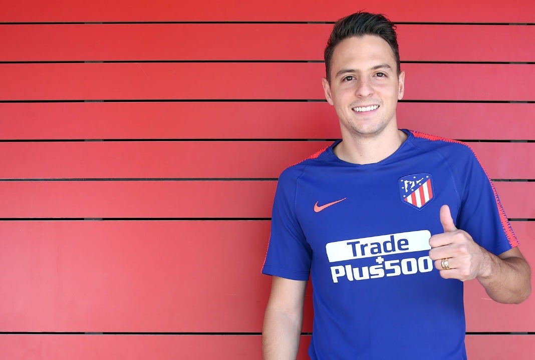 Santiago Arias realiza su primer entrenamiento con el Atlético de Madrid Santiago Arias realiza su primer entrenamiento con el Atlético de Madrid