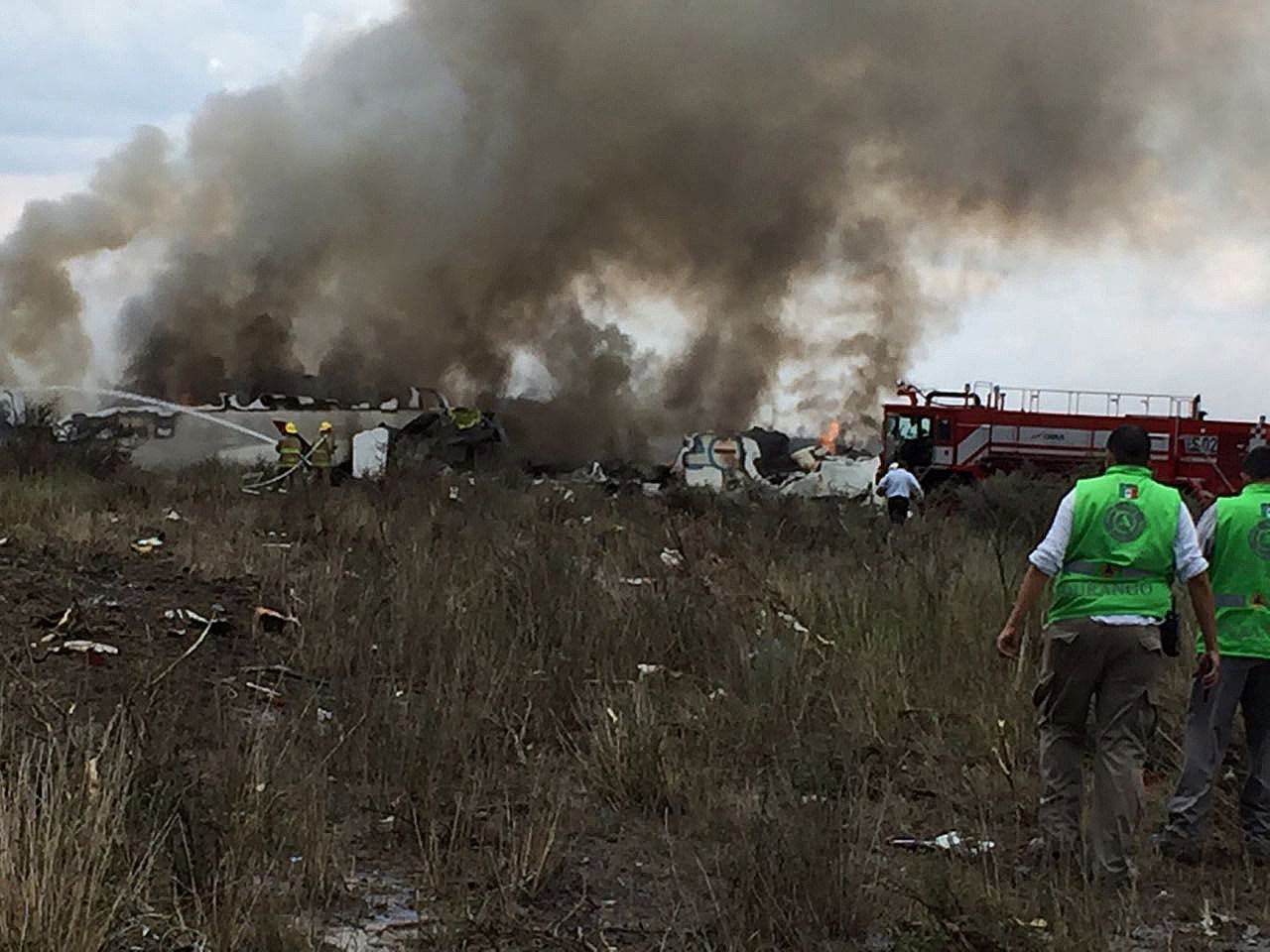 Los pasajeros y tripulantes del avión de México sobreviven al accidente, aunque varios están críticos Los pasajeros y tripulantes del avión de México sobreviven al accidente, aunque varios están críticos