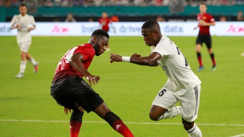 Vinicius, en acci&oacute;n ante el United de Mourinho