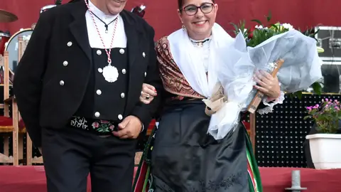 La concejala de Festejos, Manuela Nieto-Márquez, junto al Pandorgo, José Antonio López Rubio La concejala de Festejos, Manuela Nieto-Márquez, junto al Pandorgo, José Antonio López Rubio