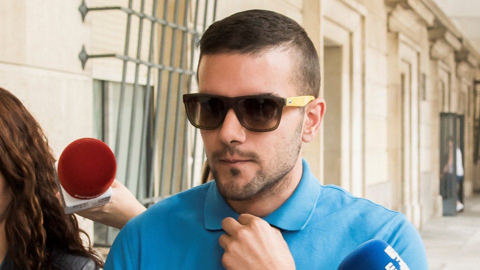 El juez procesa al miembro de 'La Manada' Ángel Boza por robo con violencia de unas gafas El juez procesa al miembro de 'La Manada' Ángel Boza por robo con violencia de unas gafas