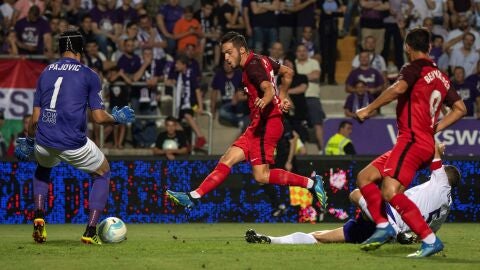 Remate de Pablo Sarabia en Europa League
