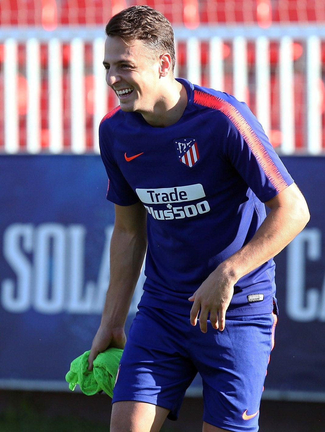 Arias será titular en el Atlético-Barça por la lesión de Juanfran Arias será titular en el Atlético-Barça por la lesión de Juanfran