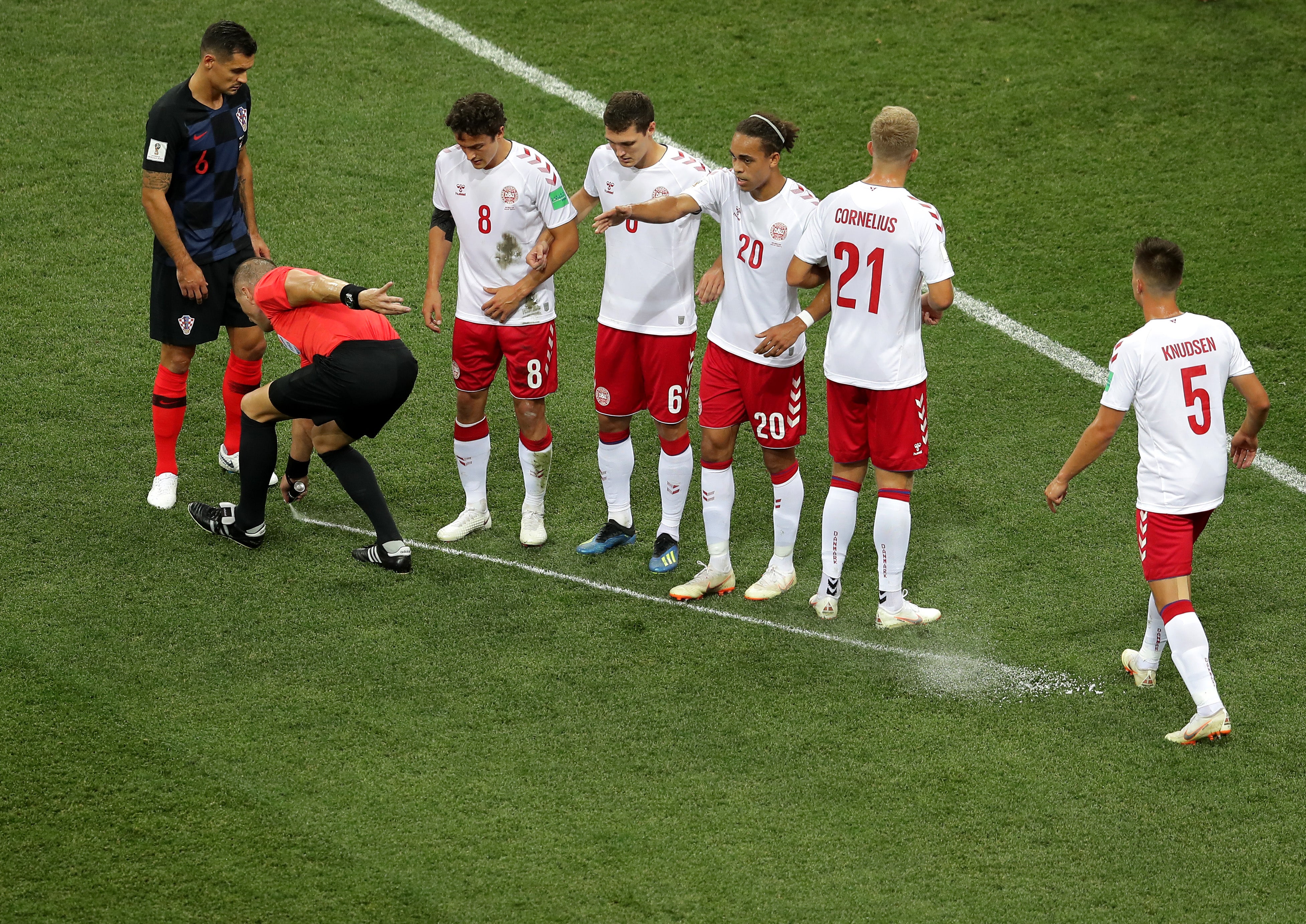 La FIFA podría verse obligada a dejar de usar el 'spray' de las faltas La FIFA podría verse obligada a dejar de usar el 'spray' de las faltas