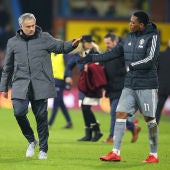 Mourinho y Martial, tras un partido del Manchester United