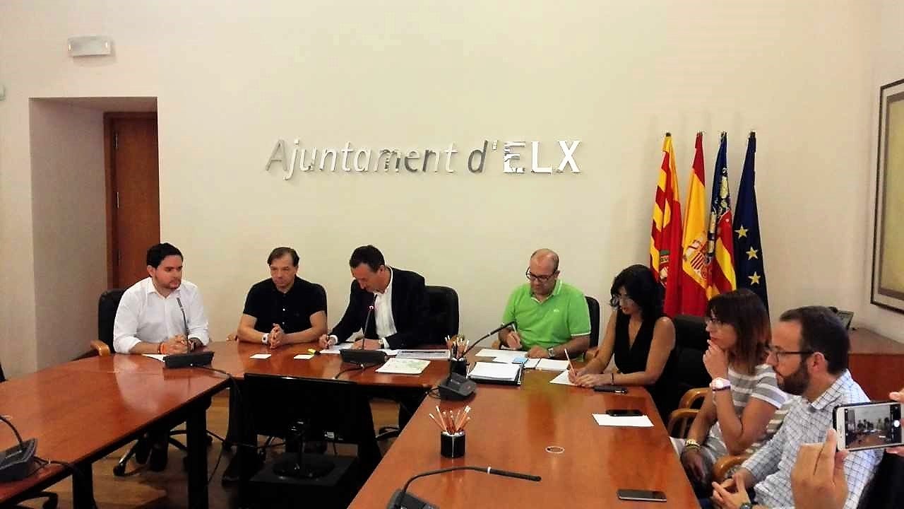 La peatonalización de la calle Corredora y la Plaza de Baix de Elche se pospone a la próxima legislatura La peatonalización de la calle Corredora y la Plaza de Baix de Elche se pospone a la próxima legislatura