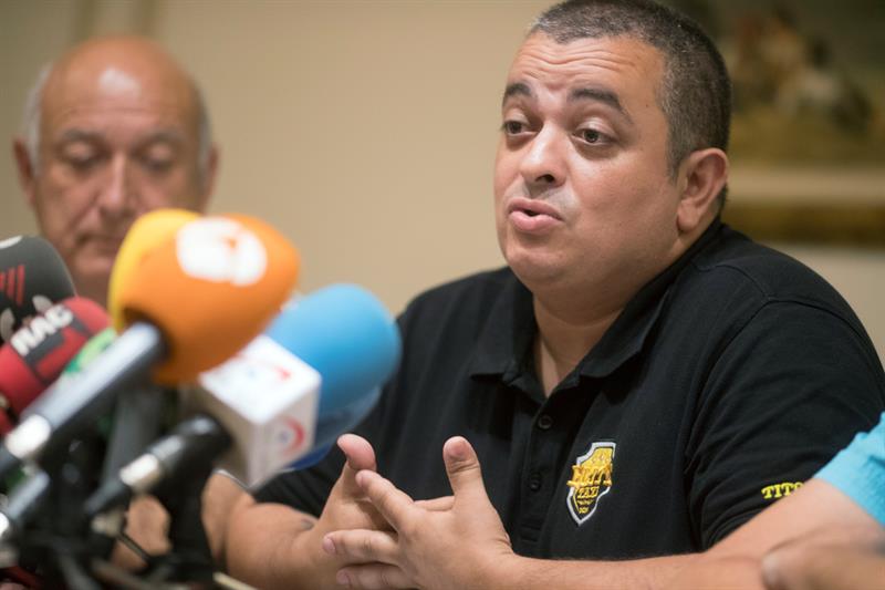 Los taxistas de Barcelona piden perdón a la gente y recuerdan que son los mismos que ayudaron tras el atentado en Barcelona Los taxistas de Barcelona piden perdón a la gente y recuerdan que son los mismos que ayudaron tras el atentado en Barcelona