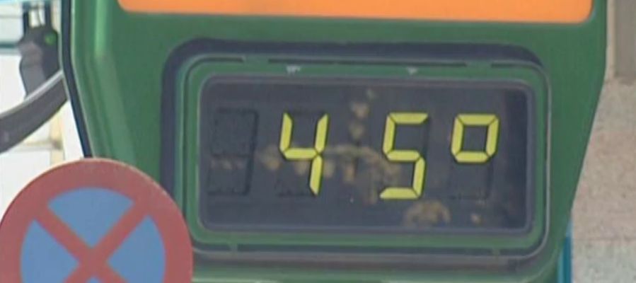 Termómetro marcando 45º Termómetro marcando 45º