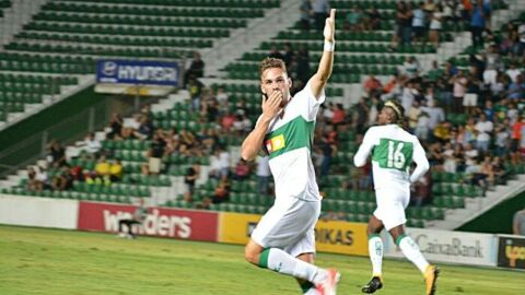 Lolo Pl&aacute; celebrando un gol en el Mart&iacute;nez Valero la temporada pasada con el Elche CF.