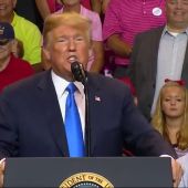 Donald Trump ataca a los medios de comunicación en una conferencia en Pensilvania