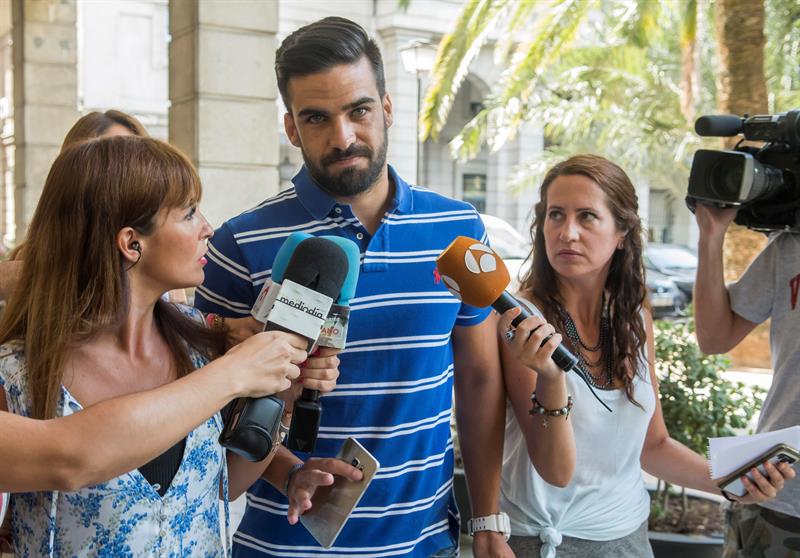 Antonio Manuel Guerrero, uno de los condenados de La Manada, pierde su condición de guardia civil y militar Antonio Manuel Guerrero, uno de los condenados de La Manada, pierde su condición de guardia civil y militar