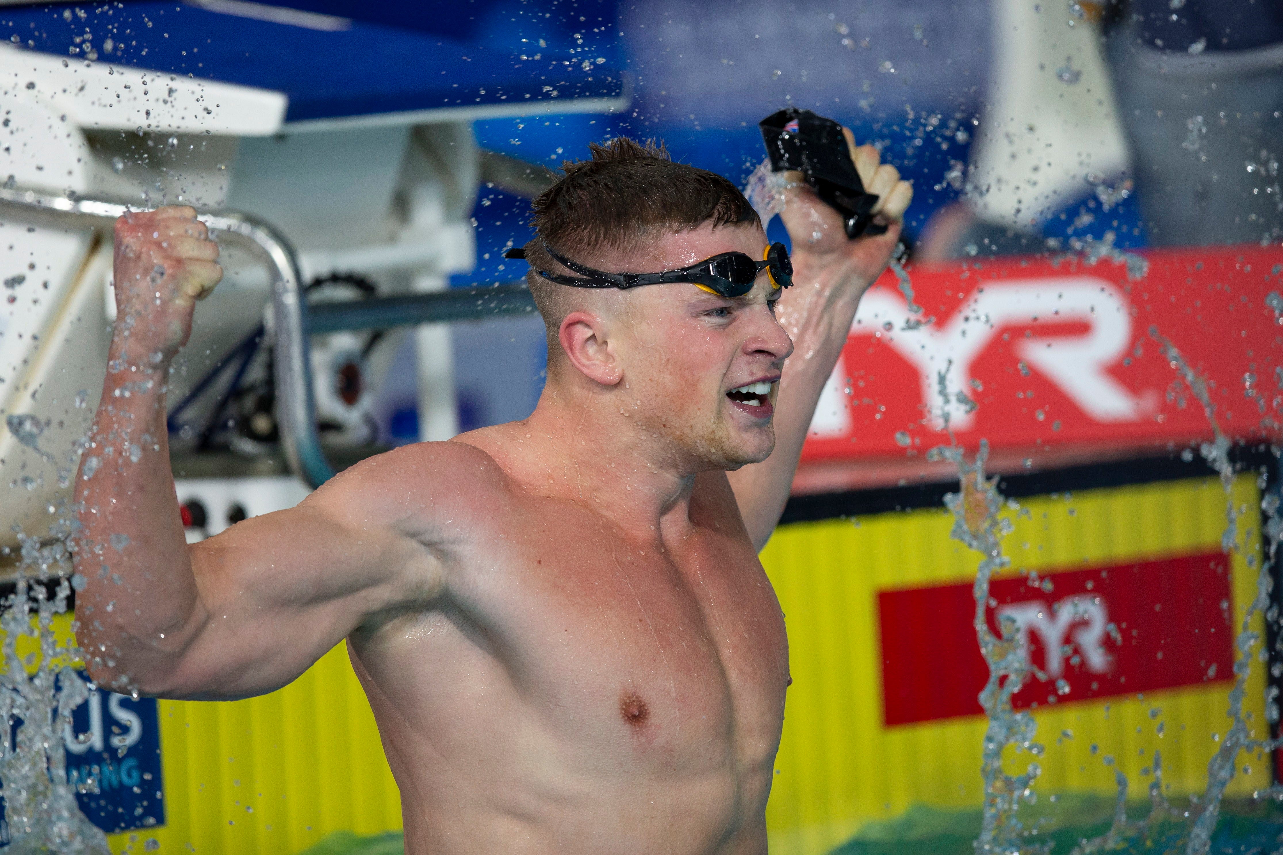 Adam Peaty bate su propio récord del mundo de los 100 metros braza Adam Peaty bate su propio récord del mundo de los 100 metros braza