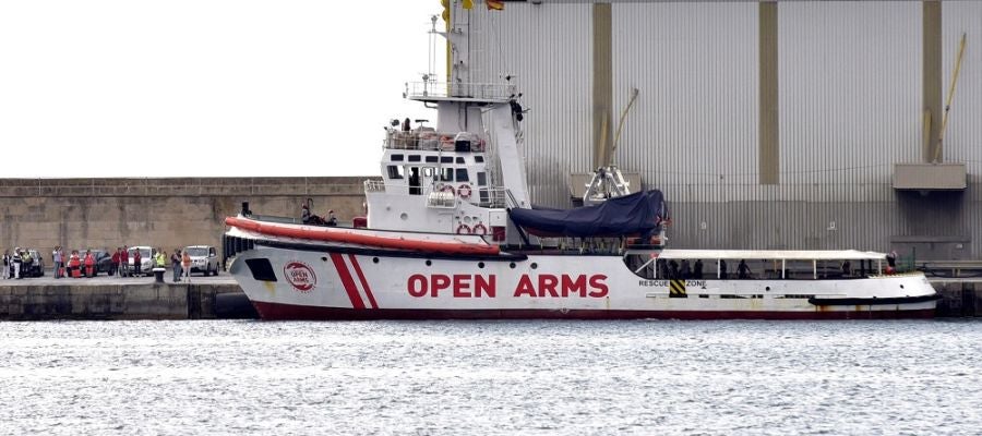 Vista de uno de los dos barcos de la Organización de Salvamento Open Arms Vista de uno de los dos barcos de la Organización de Salvamento Open Arms