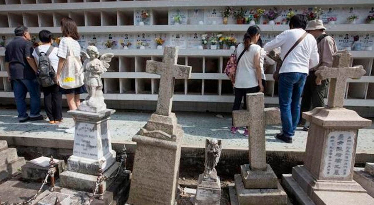 Crónica internacional: China prohíbe enterrar a los muertos para asegurar sitio a los vivos Crónica internacional: China prohíbe enterrar a los muertos para asegurar sitio a los vivos