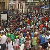 Miles de personas disfrutan un año más del multitudinario 'Descenso del Sella' entre Arriondas y Ribadesella