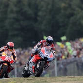 Andrea Dovizioso traza una curva con su Ducati en el trazado de Brno Andrea Dovizioso traza una curva con su Ducati en el trazado de Brno