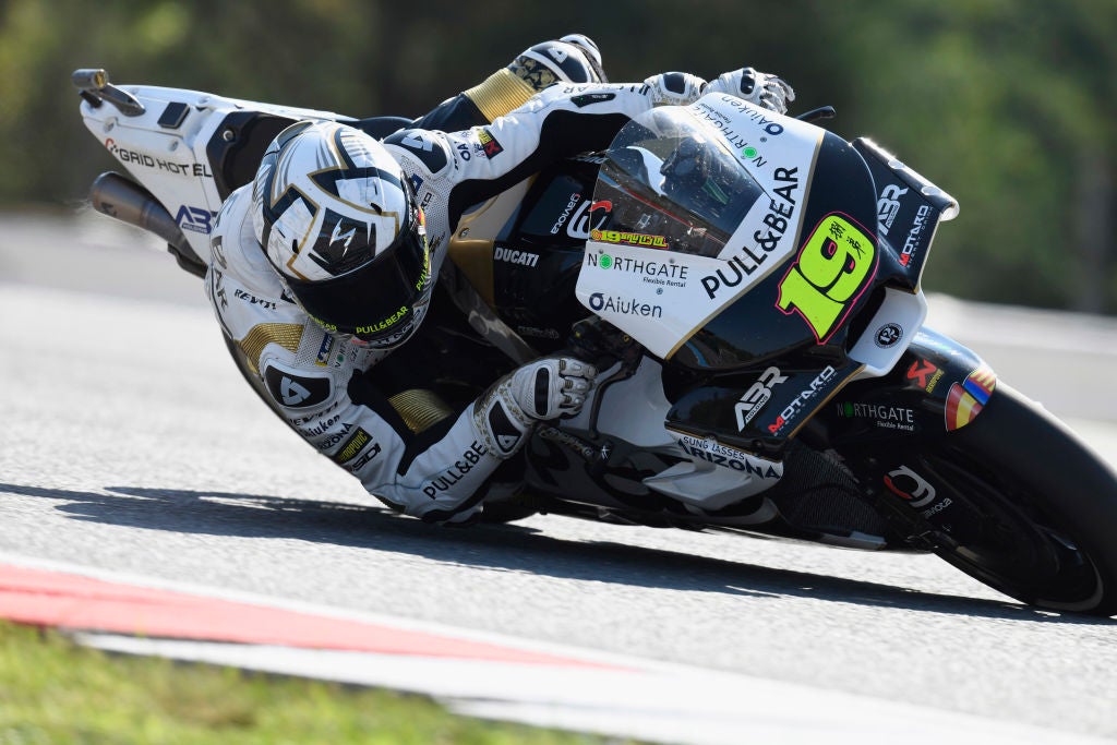 Álvaro Bautista: "En Superbikes, armas y equipo voy a tener para luchar por algo bueno" Álvaro Bautista: "En Superbikes, armas y equipo voy a tener para luchar por algo bueno"