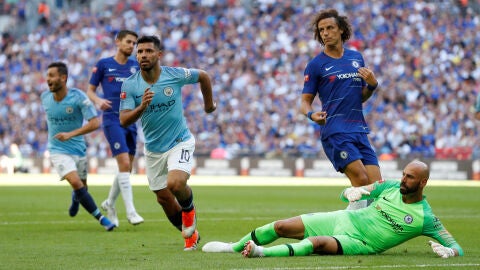 Kun Ag&uuml;ero anota su segundo gol ante el Chelsea