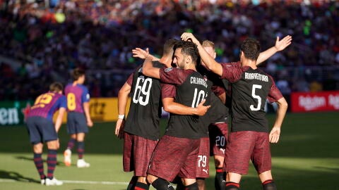 Andr&eacute; Silva y sus compa&ntilde;eros celebran el gol ante el Barcelona