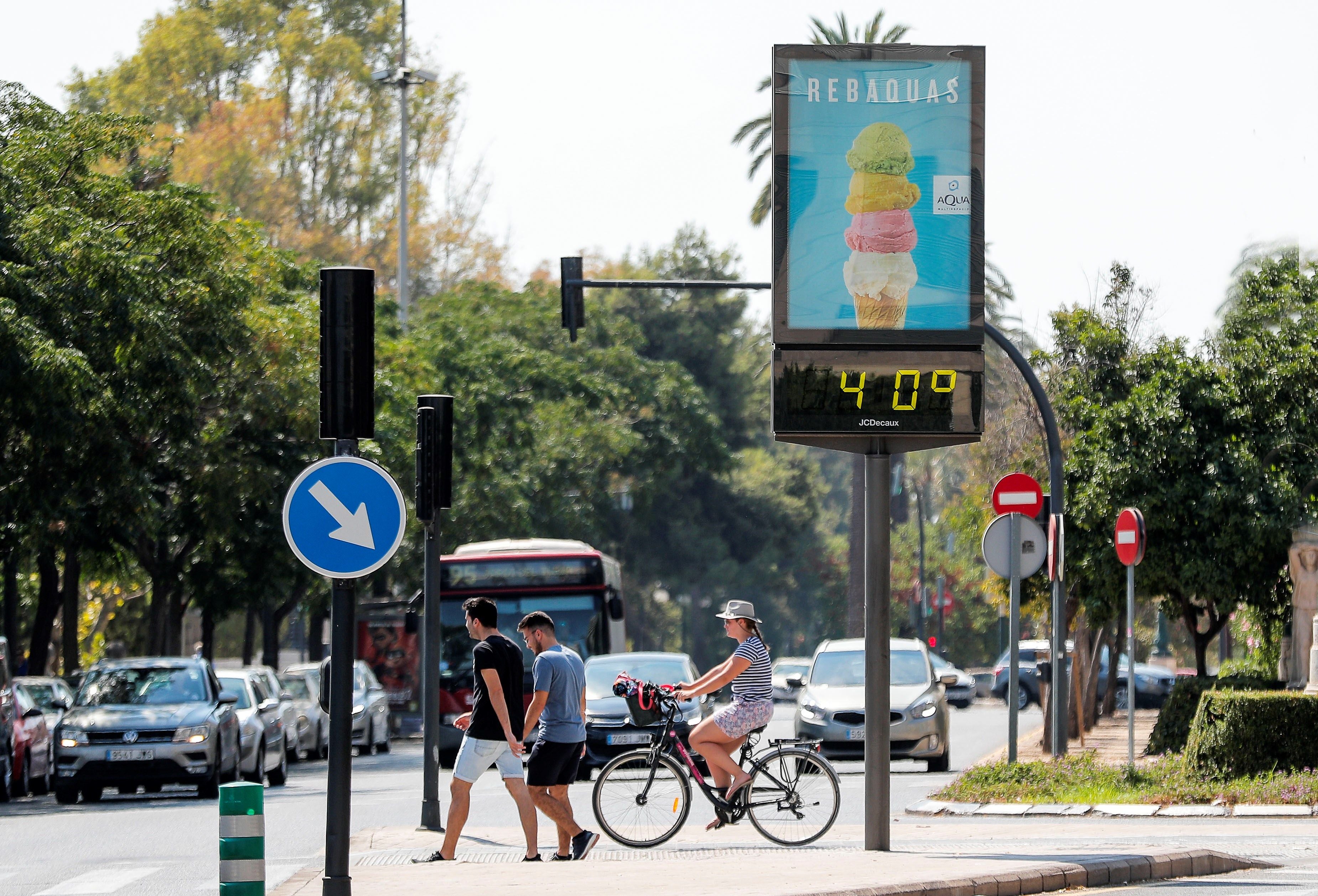 El calor pone en alerta naranja y amarilla a 32 provincias por temperaturas de hasta 40ºC El calor pone en alerta naranja y amarilla a 32 provincias por temperaturas de hasta 40ºC
