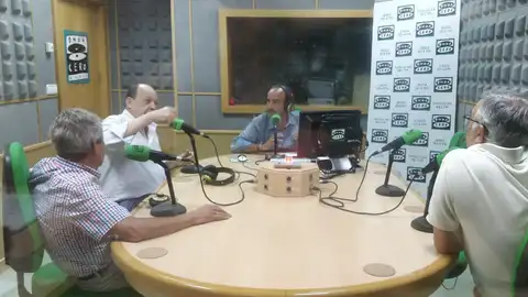 Tiempo de Tertulia. Cádiz en la Onda. Hoy debatimos sobre temas de actualidad de la capital gaditana con nuestros tertulianos Juan Sales, Enrique Huguet y Jaime Rocha. Modera Manolo Camacho