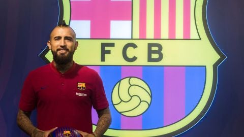 Arturo Vidal, en la presentaci&oacute;n con el Barcelona