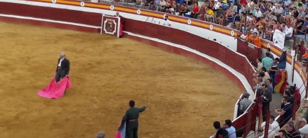 El Ayuntamiento de Pedro Muñoz emprenderá acciones legales contra el empresario del festival taurino celebrado ayer El Ayuntamiento de Pedro Muñoz emprenderá acciones legales contra el empresario del festival taurino celebrado ayer