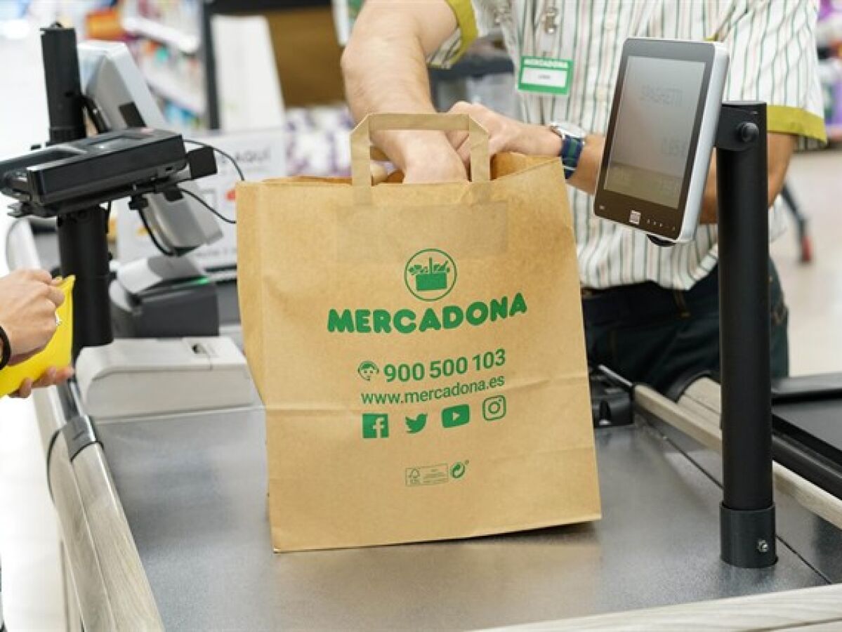 Mercadona retirara todas las bolsas de plastico de sus 1.600 supermercados antes de mayo Onda Cero Radio