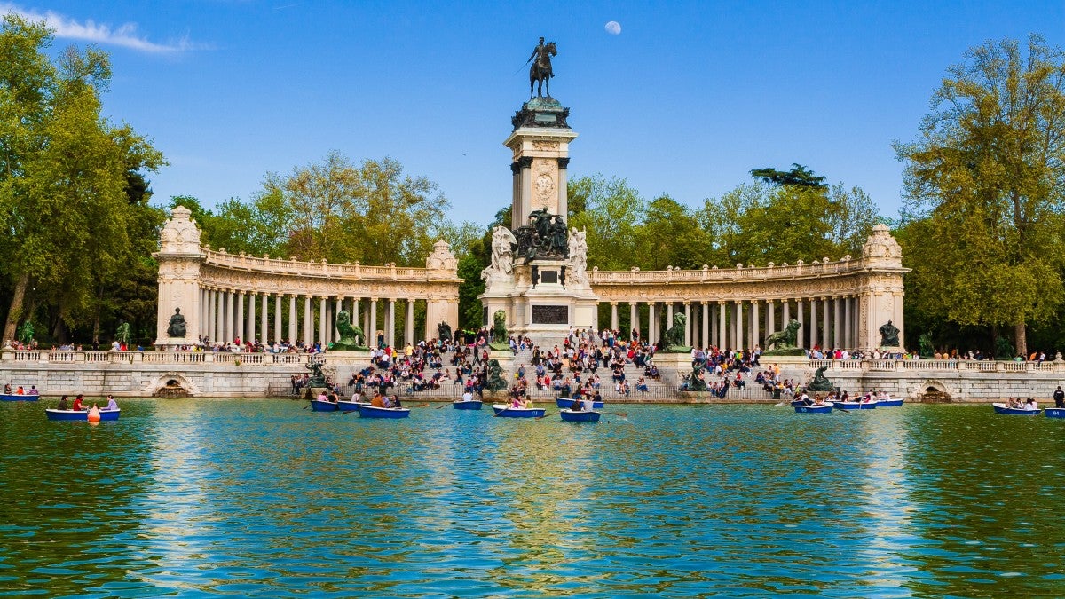 Madrid balizará zonas del Retiro y otros ocho grandes parques por las intensas rachas de viento Madrid balizará zonas del Retiro y otros ocho grandes parques por las intensas rachas de viento