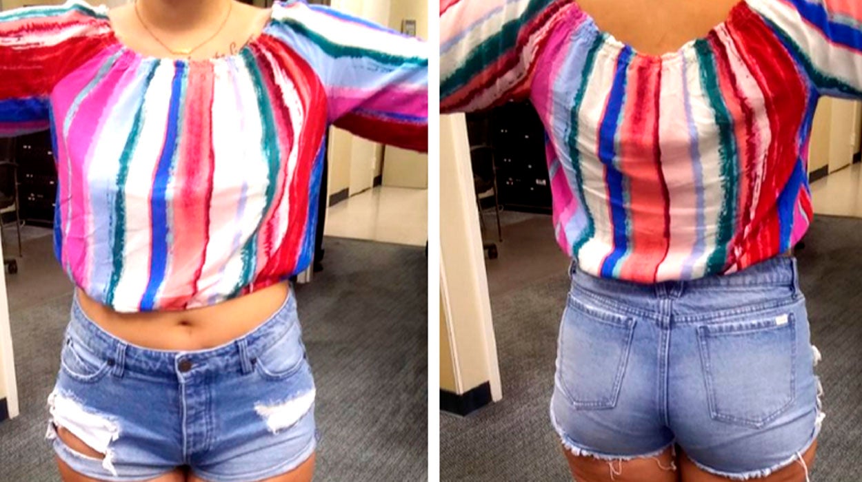 Expulsan a una joven de un centro comercial por llevar pantalones cortos Expulsan a una joven de un centro comercial por llevar pantalones cortos