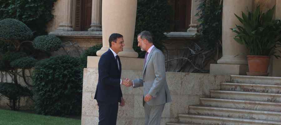 El rey Felip VI recibe a Pedro Sánchez en Marivent El rey Felip VI recibe a Pedro Sánchez en Marivent