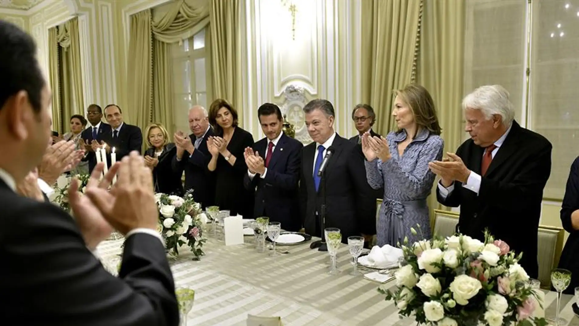 Juan Manuel Santos y su mujer durante una cena con Jefes de Estado y de Gobierno