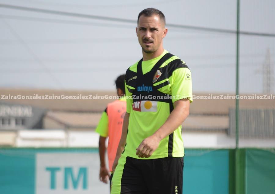 Los movimientos de plantilla en el Elche se complican Los movimientos de plantilla en el Elche se complican