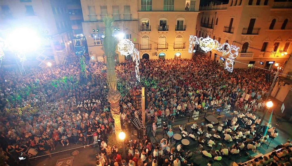 Plaza de Baix durante el pregón Plaza de Baix durante el pregón