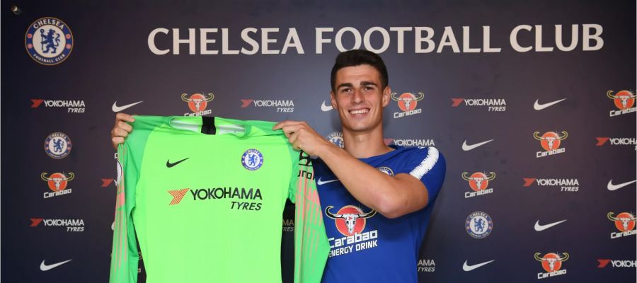 Kepa Arrizabalaga posa con la camiseta del Chelsea FC Kepa Arrizabalaga posa con la camiseta del Chelsea FC