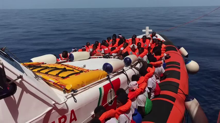 El Gobierno aplicará el mismo protocolo a todos los inmigrantes a partir de ahora El Gobierno aplicará el mismo protocolo a todos los inmigrantes a partir de ahora