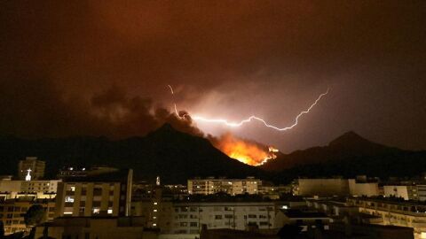 Incendio de Llutxent visto desde Gand&iacute;a