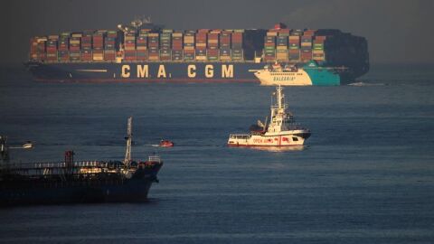 El buque Open Arms a su llegada al muelle de San Roque (C&aacute;diz)