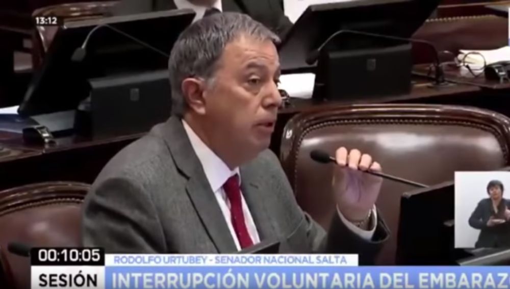 El senador argentino Rodolfo Urtubey, durante el debate sobre la legalización del aborto en Argentina
