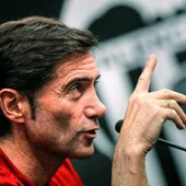 Deportes Antena 3 (18-08-18) Marcelino: "El Atlético tiene la ventaja de haber competido ya de forma oficial" Deportes Antena 3 (18-08-18) Marcelino: "El Atlético tiene la ventaja de haber competido ya de forma oficial"