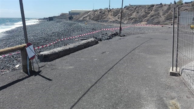 Cerradas cuatro playas en Tenerife, aunque descartan contaminación en el mar Cerradas cuatro playas en Tenerife, aunque descartan contaminación en el mar