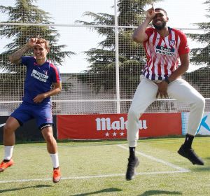 Griezmann y Towns bailando el famoso baile Griezmann y Towns bailando el famoso baile