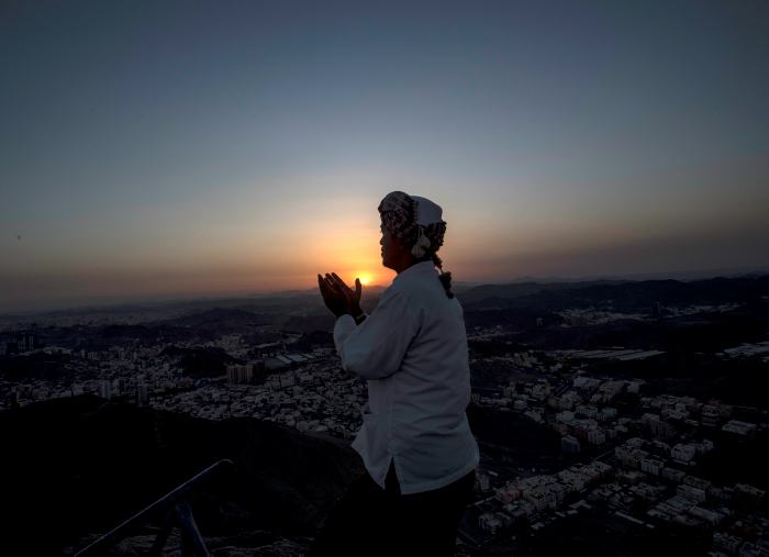 Suiza niega la nacionalidad a una pareja de musulmanes por rechazar la mano a dos funcionarios del sexo contrario Suiza niega la nacionalidad a una pareja de musulmanes por rechazar la mano a dos funcionarios del sexo contrario