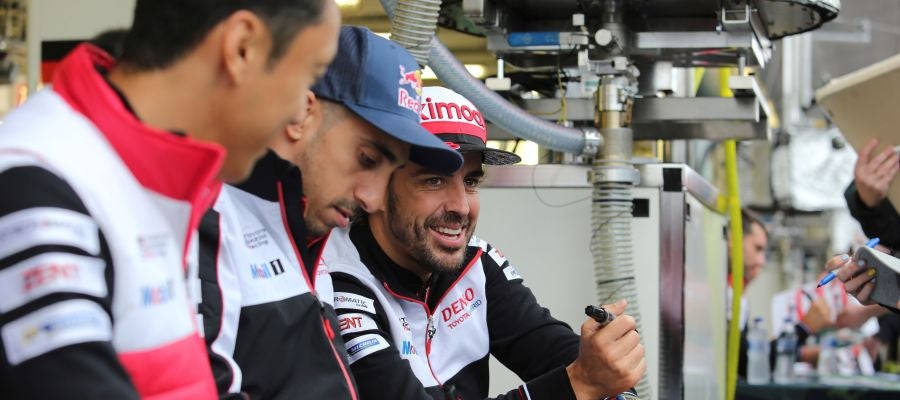Fernando Alonso, con Buemi y Nakajima Fernando Alonso, con Buemi y Nakajima